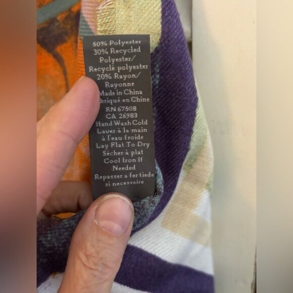 Vince Camuto Oversized Floral Scarf Wrap With Eyelash Fringe And Multi-Color Des - Picture 5 of 5